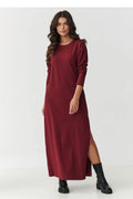 robe sweat longue bordeaux foncé manches longues col rond poignets côtelés coupe droite décontractée maille jersey fente latérale haute bottines