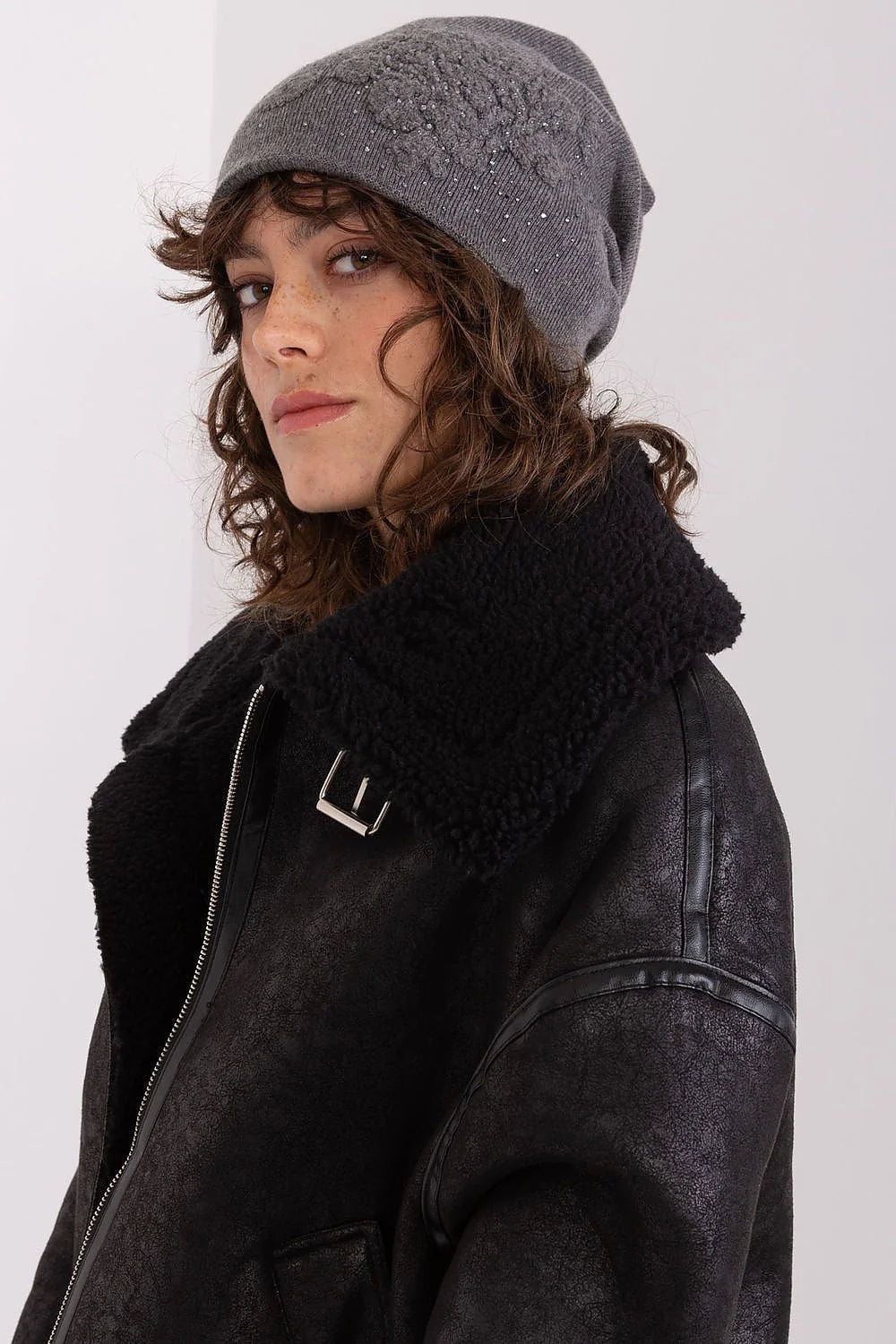 Bonnet d'hiver pour femme en cachemire strass design floral ajusté confortable élégant style aviateur hiver 2023
