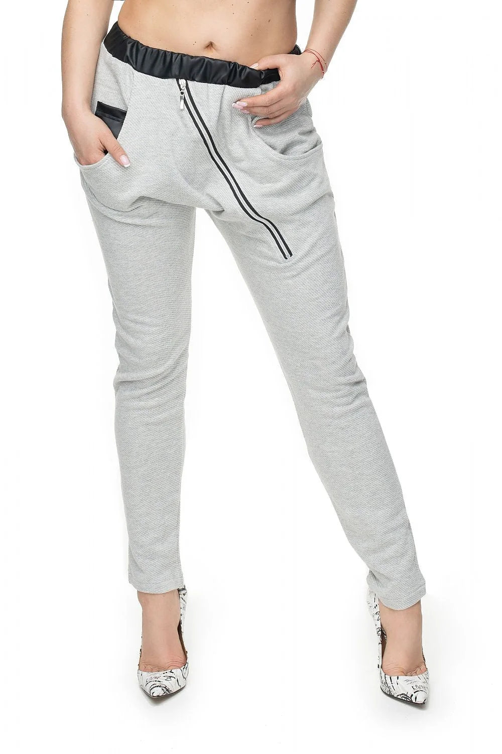 Pantalon femme Pee Ka Boo moderne style décontracté jambes fuselées ceinture élastique coton élasthanne gris clair poches avant