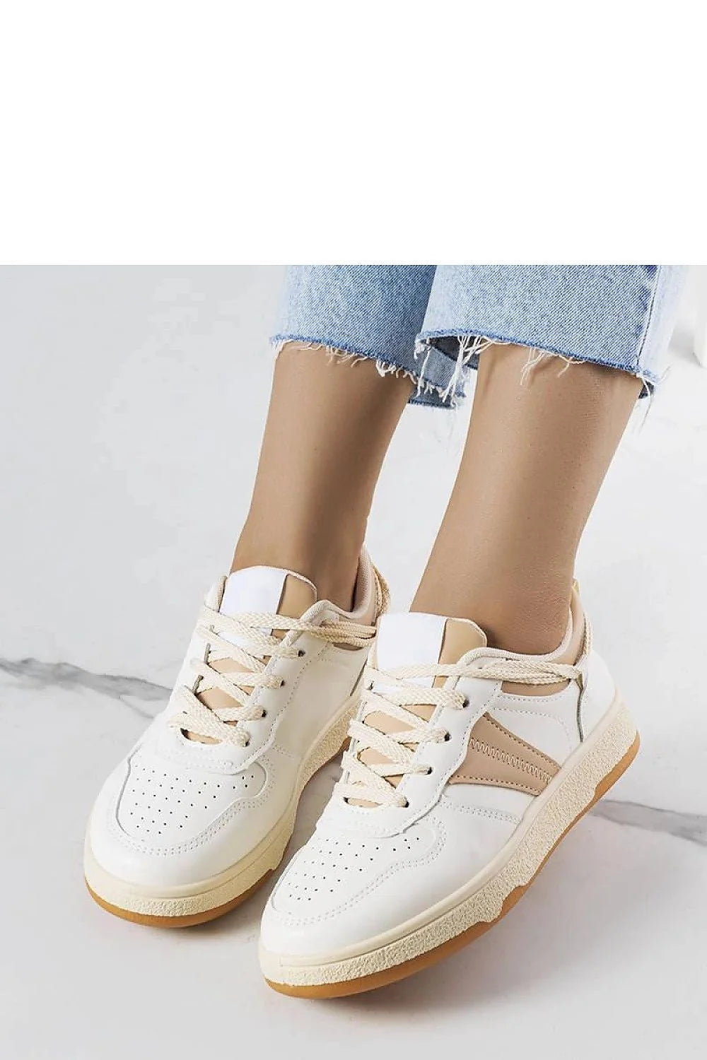 Chaussures de sport Solea baskets femmes design moderne élégant cuir synthétique blanc beige lacets confort ventilation