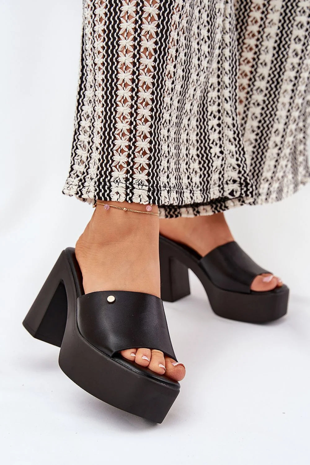 Sandales à plateforme talons hauts style slip-on cuir artificiel noir 10 cm confort semelle intérieure femme