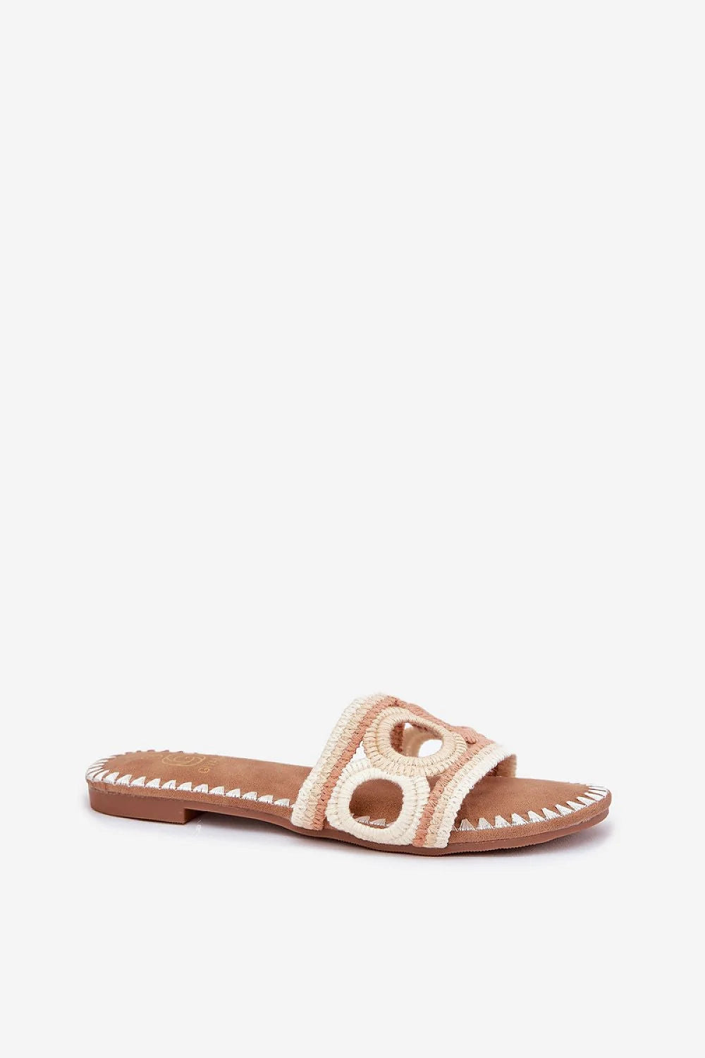sandales estivales femme plates tressage crochet bicolore beige crème brides larges cercles tressés semelle caoutchouc bracelet cheville bohème artisanal confort