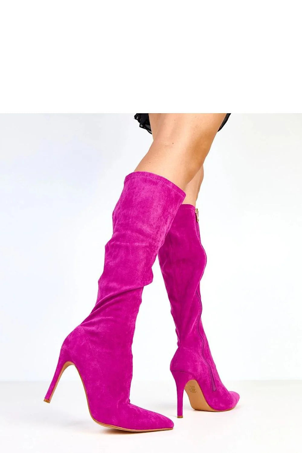 bottes cuissardes femme fuchsia suédine écologique bout pointu talon stiletto haut tige froncée zip latéral doré semelle contrastée beige élancée