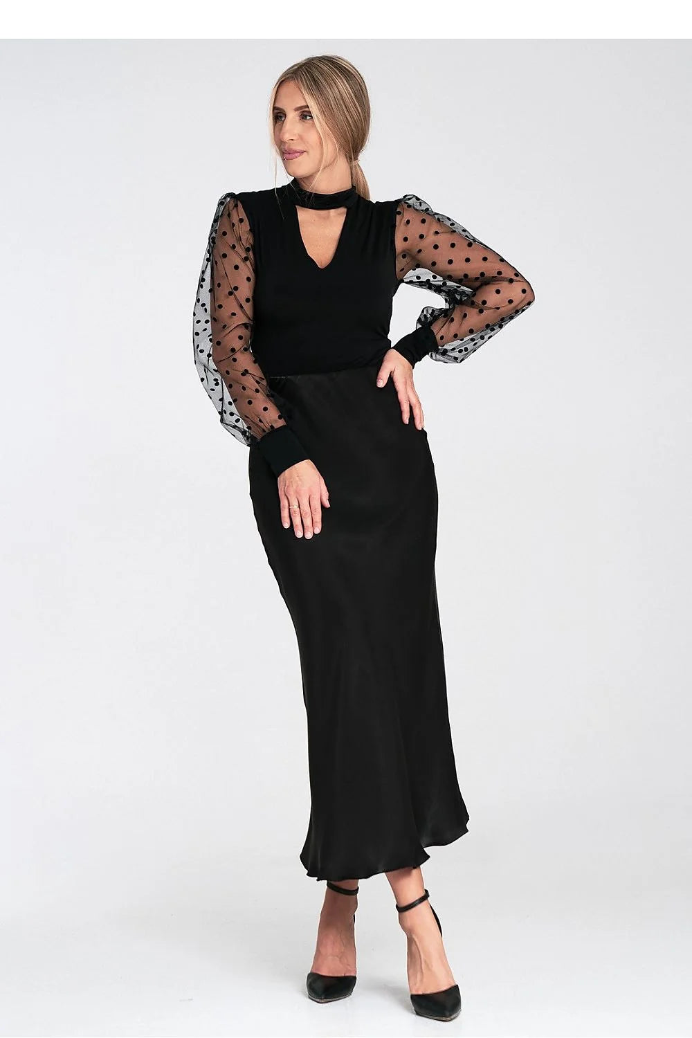 body femme noir corps ajusté maille extensible manches longues bouffantes tulle plumetis transparent pois col choker encolure V poignets côtelés