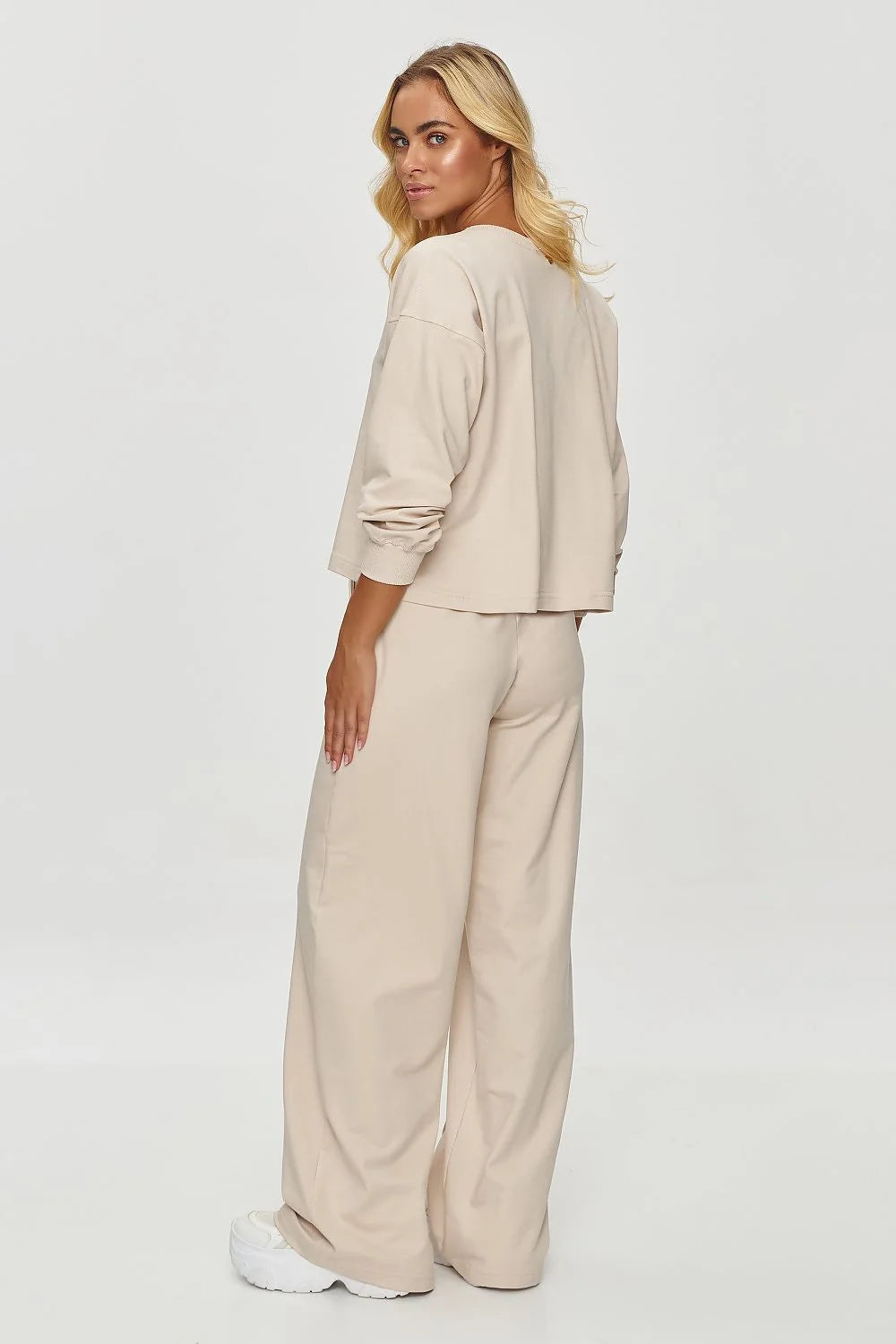 Ensemble Makadamia casual-chic pour femme en beige maille douce coupe ample style décontracté chic