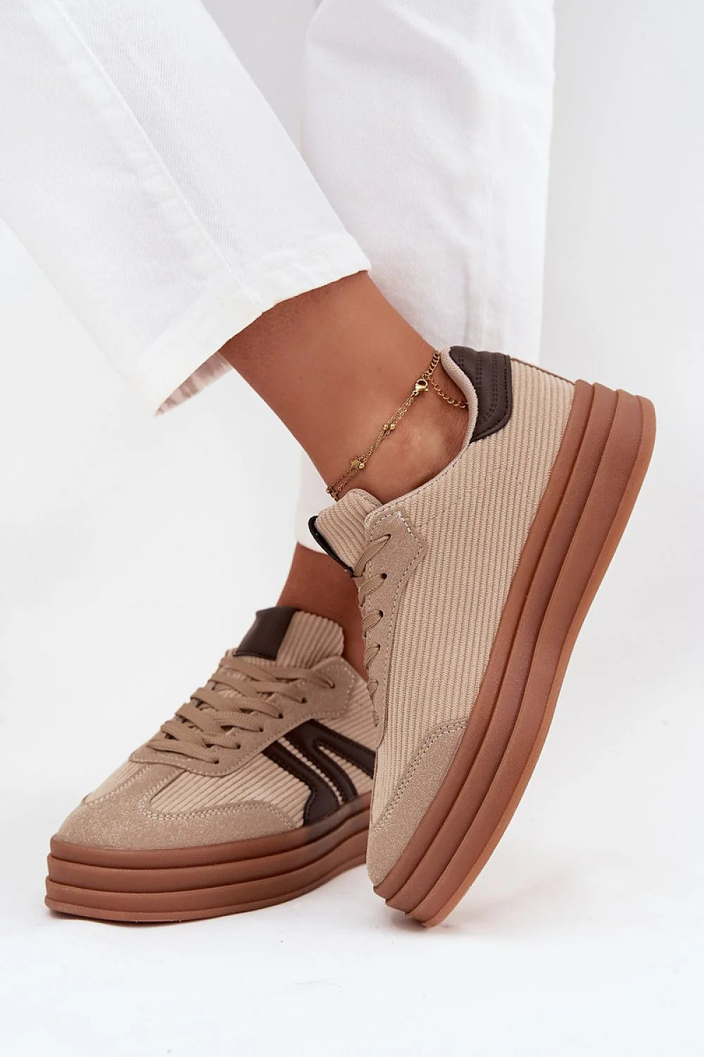 sneakers femmes tissu côtelé simili cuir suédé plateforme caoutchoutée stabilité confort quotidien lacets classiques bouts arrondis semelle intérieure mousse amovible