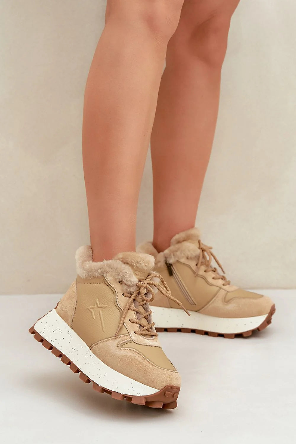 Bottines femmes cuir synthétique daim fourrure confort tendance hiver automne ajustables laçage fermeture éclair style moderne
