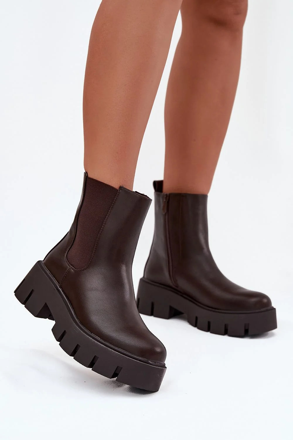 bottines Chelsea femme marron foncé cuir écologique empiècements élastiques latéraux fermeture éclair intérieure semelle crantée épaisse talon bloc doublure chaude