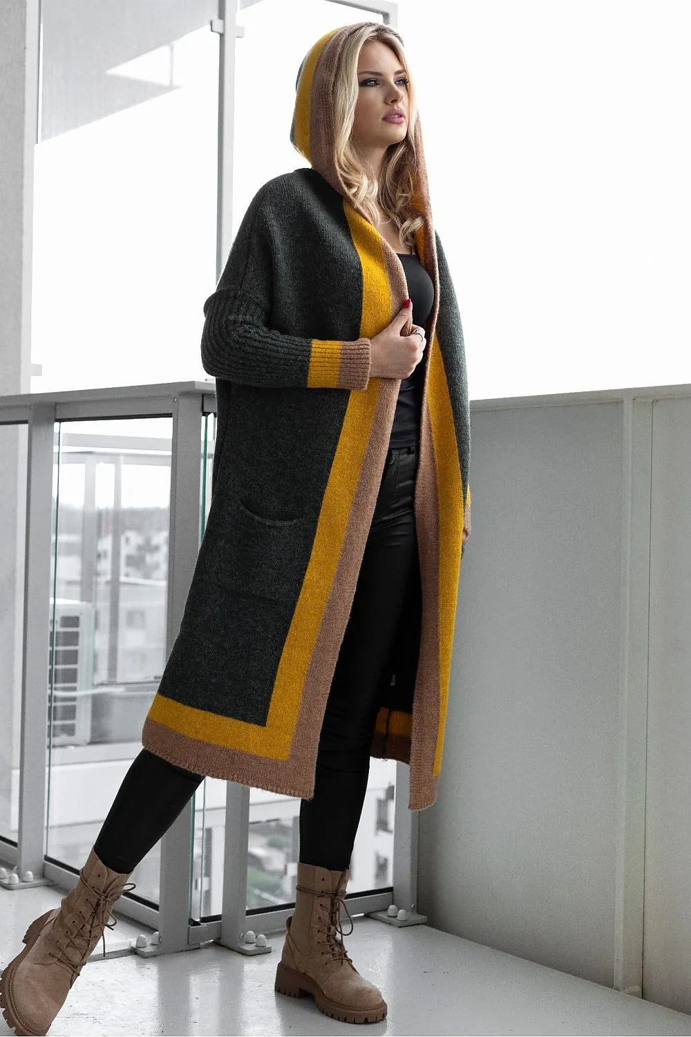 Cardigan Pee Ka Boo pour femme, longue, ample, manches longues, capuche, tricot doux, couleurs audacieuses, matières mixtes, style décontracté-chic