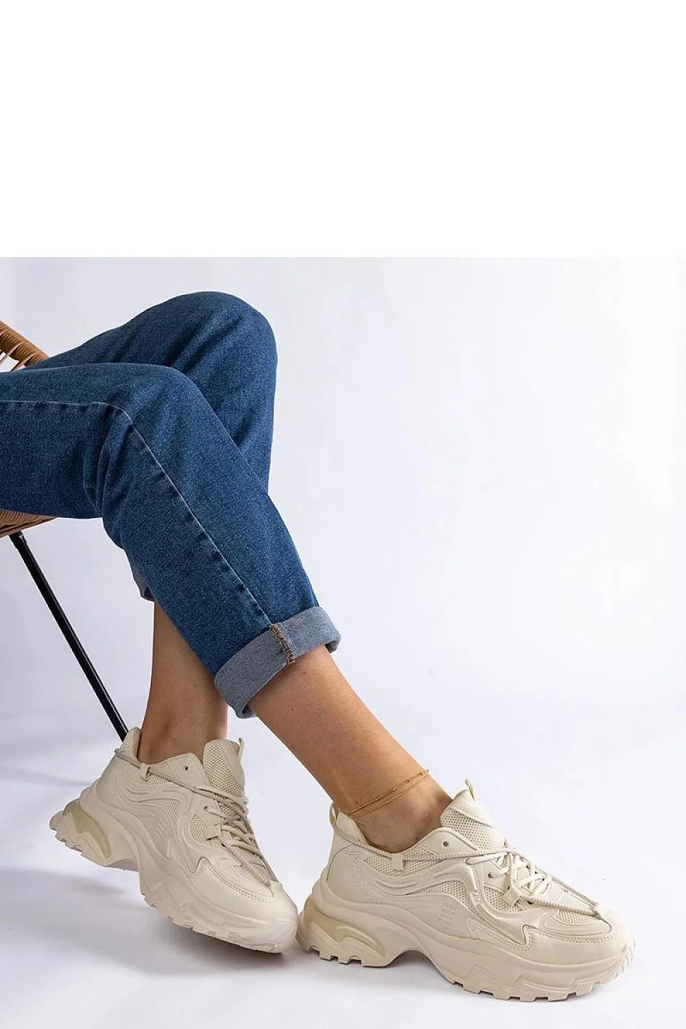 Baskets de sport pour femme style urbain beige tige basse semelle épaisse lacets confortables durables mode casual