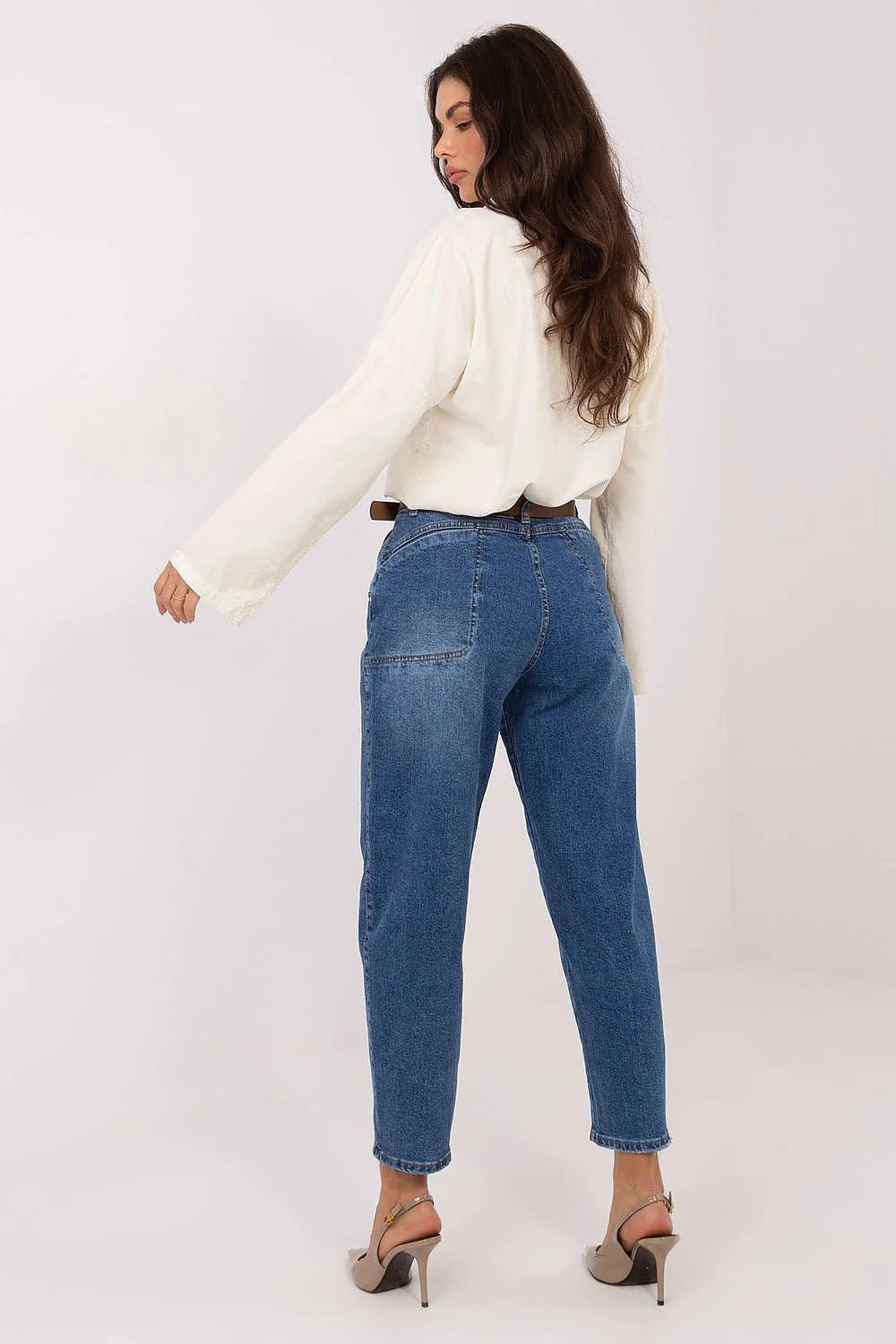 jean femme taille haute coupe ballon longueur cheville denim bleu coton élasthanne stretch ceinture ajustable poches fermeture éclair