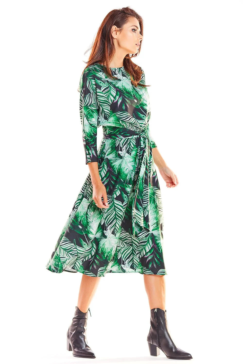 Robe longue polyester imprimé tropical élégante fluide ceinture à nouer manches trois-quarts pour femme moderne
