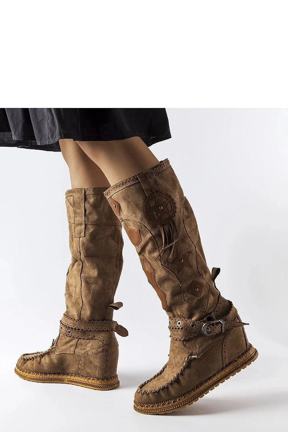 Bottes cothurnes Solea style western bohème cuir suédé brun clair femmes fermeture éclair latérale détails franges motifs géométriques