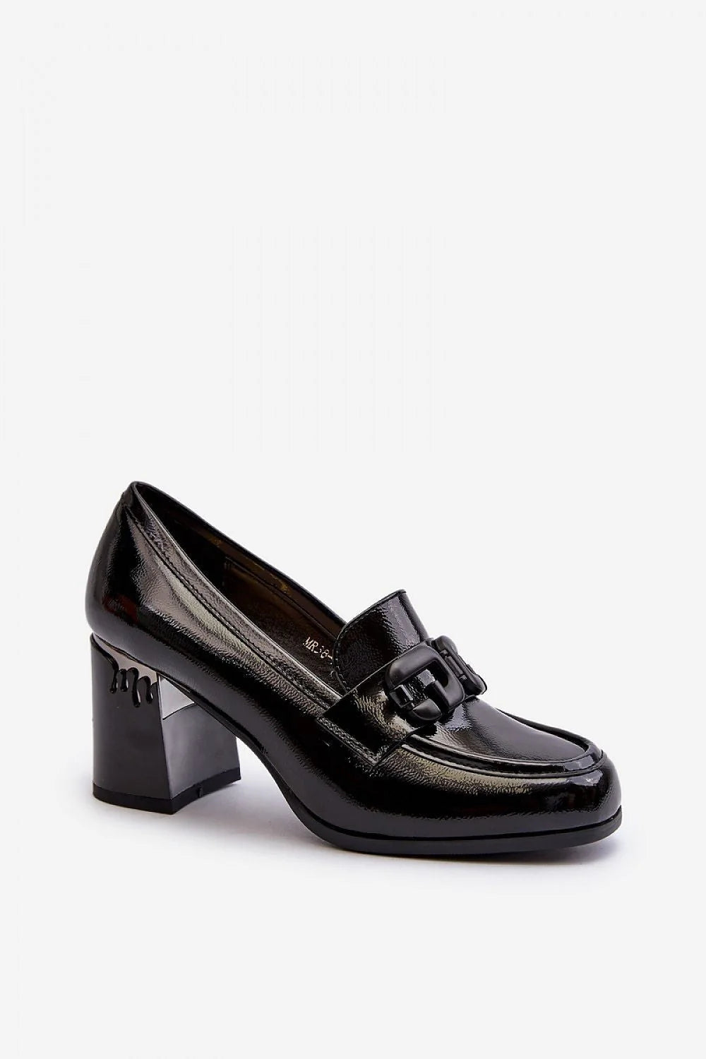 Mocassins à talons carrés pour femmes, cuir verni noir, style rétro contemporain, élégance et sophistication, chaussures pour tenues professionnelles ou chic