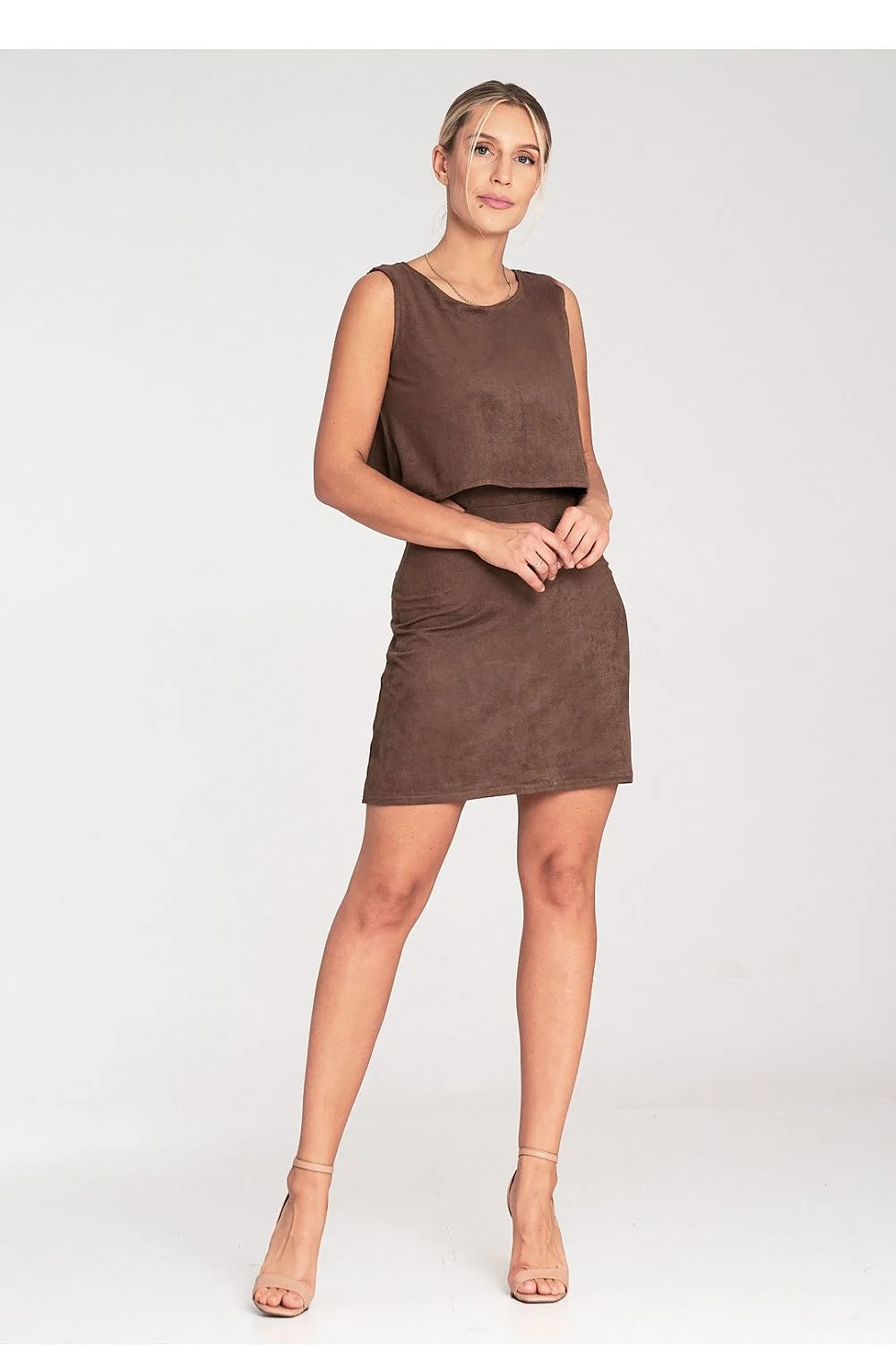 Robe de soirée élégante sans manches couleur marron texture douce coupe droite près du corps longueur genoux fabric overlay buste