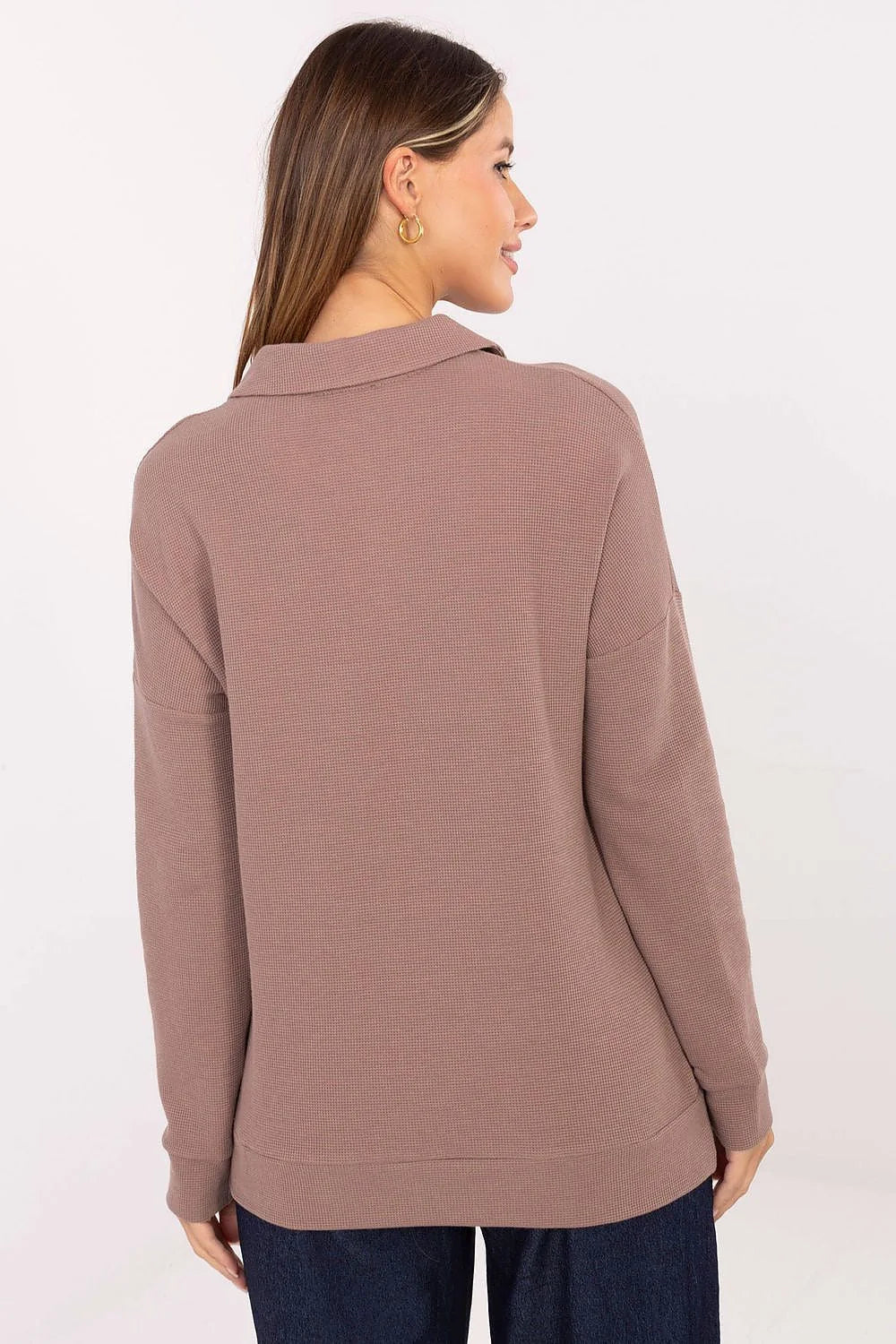 chemise polo femme coton elasthanne stretch manches longues col trois boutons maille gaufrée taupe coupe loose raccourcie taille poignets côtelés