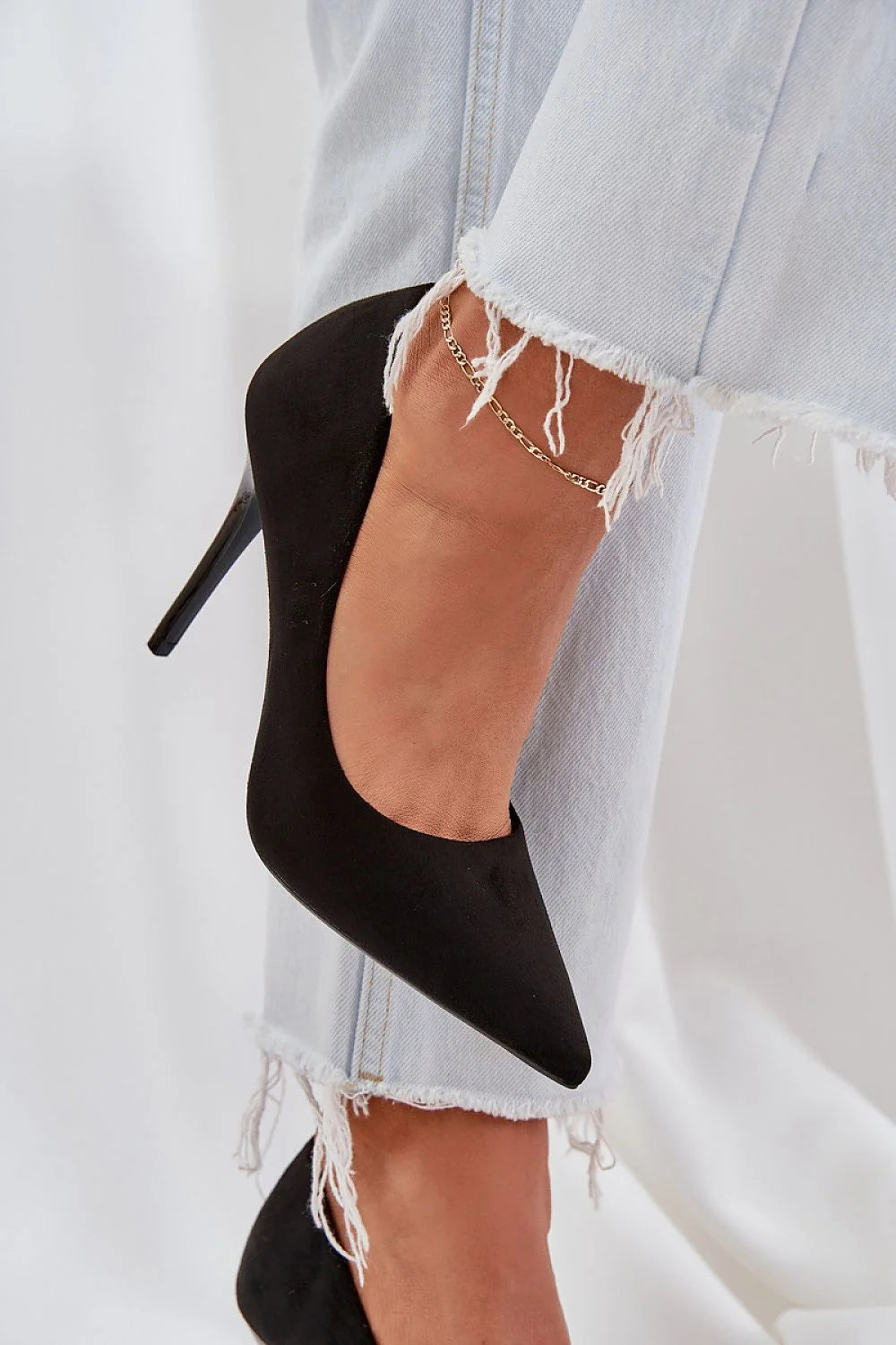 Talons hauts élégants style classique daim écologique pointu finitions luxueuses confort soirée occasion spéciale femme