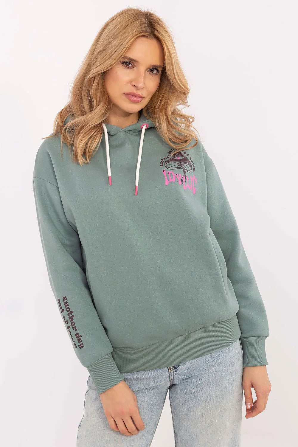 Sweatshirt femme capuche design moderne couleur vert sauge graphique champignon manches longues