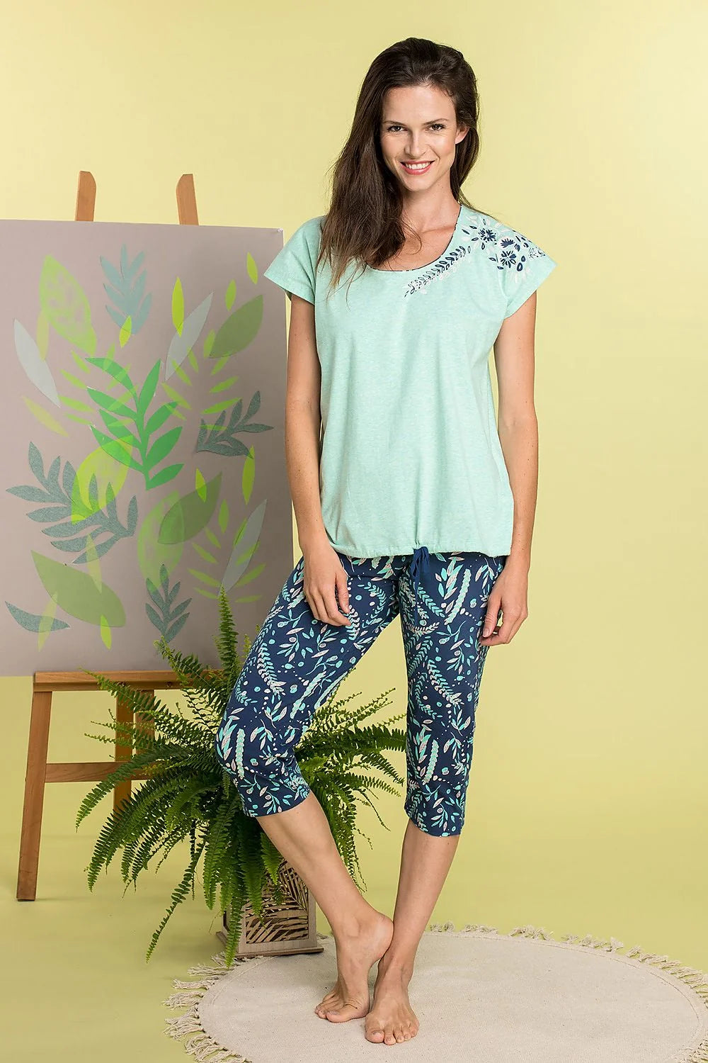 pyjama femme coton qualité confortable décontracté vert menthe broderie épaule pantalon capri troisquarts motifs végétaux taille élastique cordon