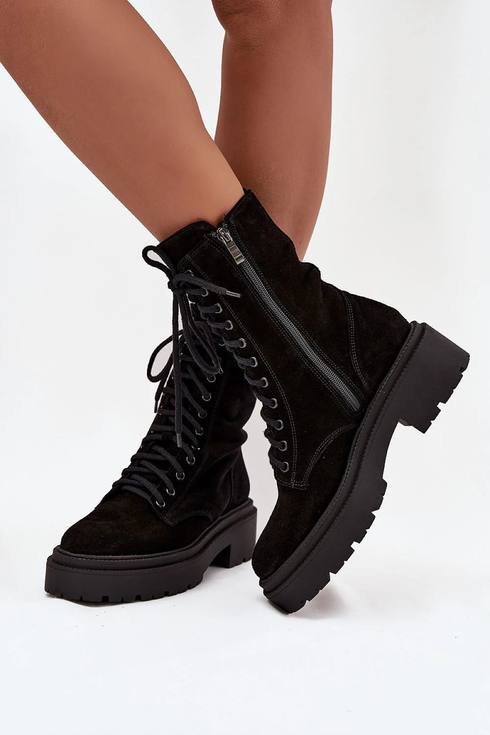 bottines montantes femme suède noir bout rond laçage fermeture éclair latérale plateforme crantée talon bloc épais doublure chaude