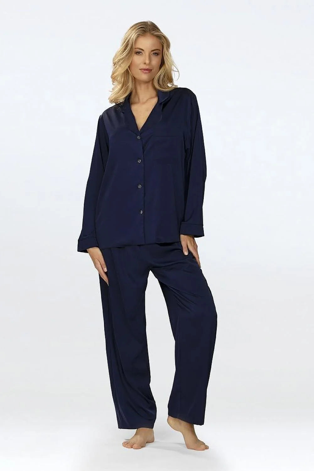 Pyjama DKaren femme satin bleu marine profond classique intemporel doux soyeux confortable élégant chemise boutonnée col revers manches longues