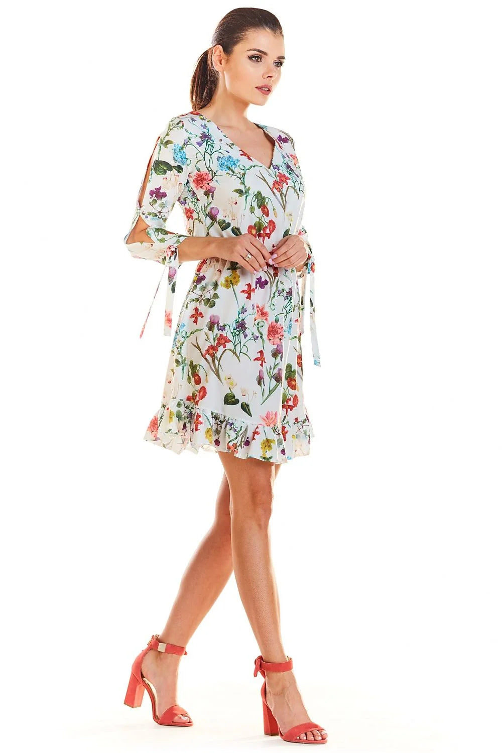 Robe d'été coton imprimée florale multicolore romantique manches trois-quarts pour femme chic et élégante