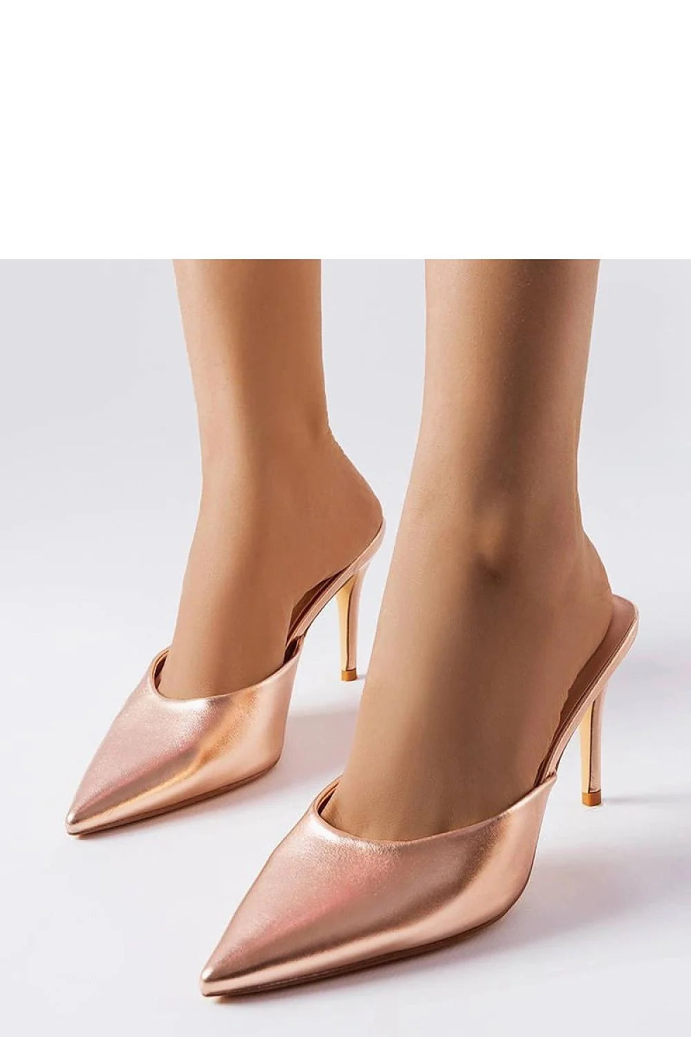 escarpins femme talons aiguilles métallisés rose doré cristaux croisés brides slingback pointu satinée brillance élégance sophistication glamour soirée mariage