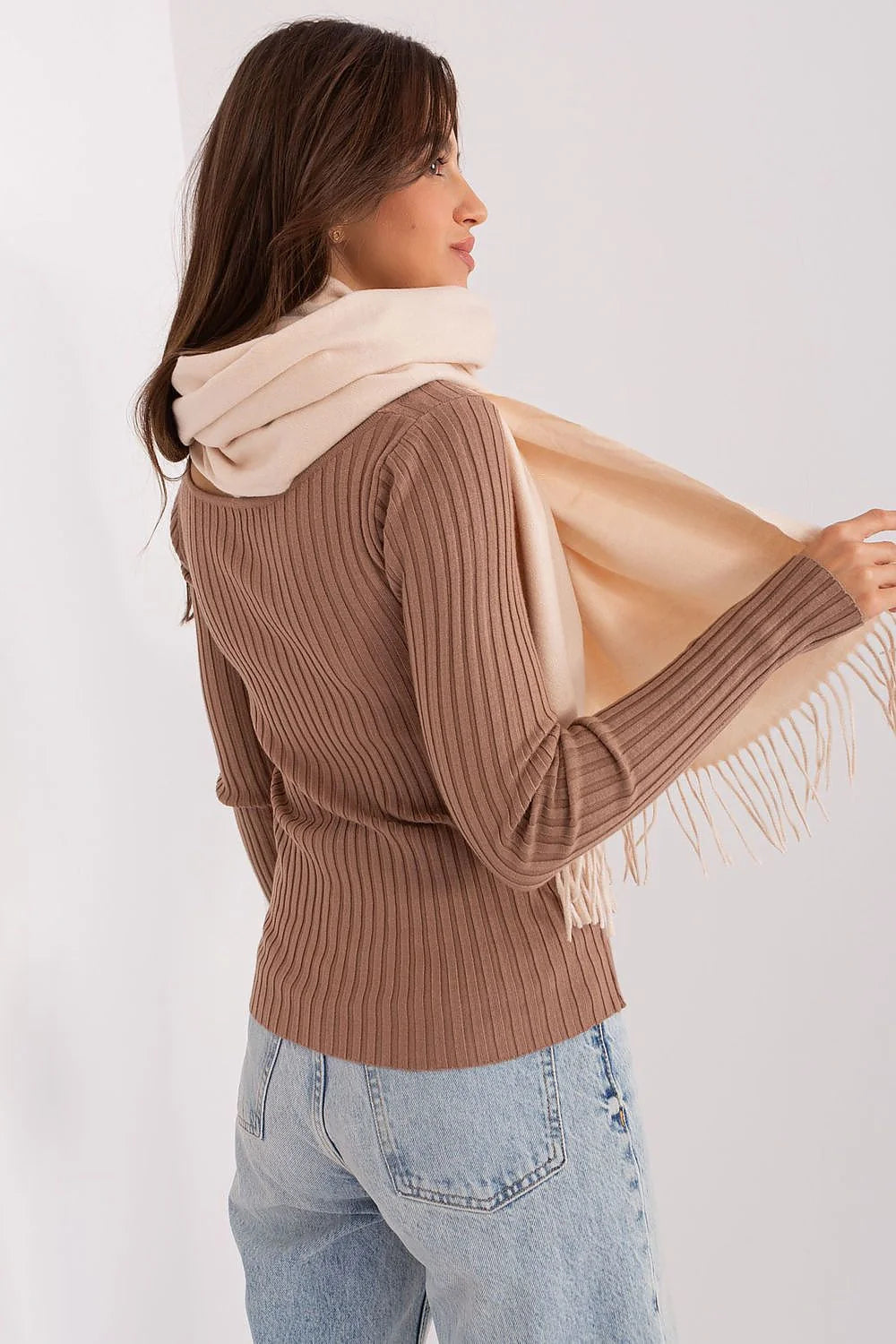Écharpe mode longue pompons douillette automne hiver femme pull tricot manches longues côtelé beige clair brun franges confort élégance