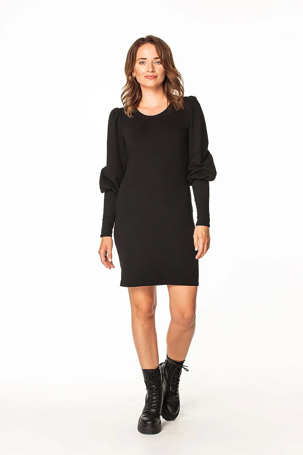 Robe élégante pour femme en maille noire manches longues ajustée taille confortable coupe moderne