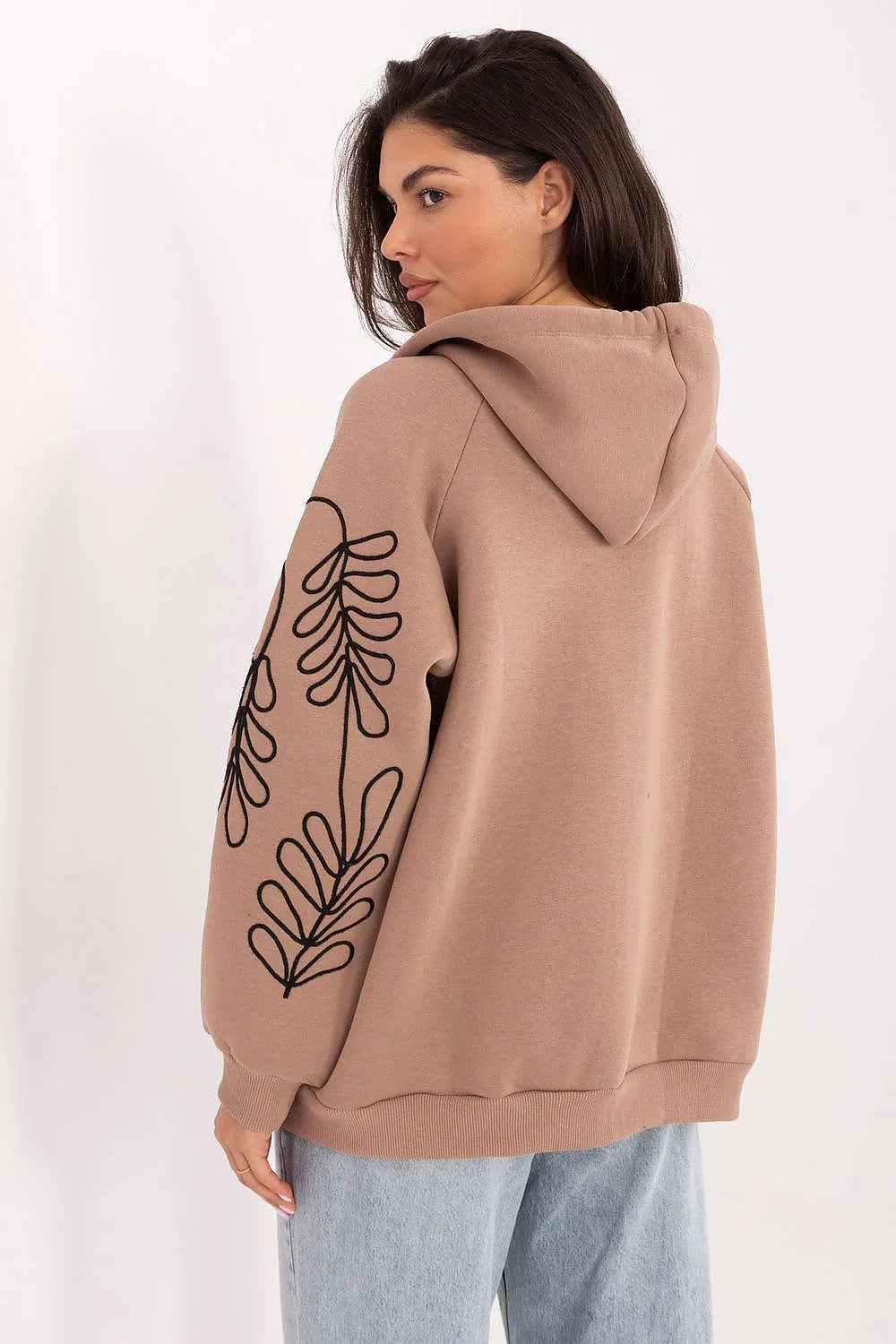 sweat capuche femme zippé oversize molleton taupe broderie feuille noire manches longues poches kangourou coupe loose coton stretch épais
