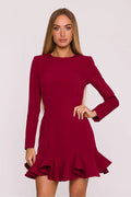 robe courte bordeaux manches longues col rond coupe ajustée coutures princesse volant ourlet ondulé matière mate légère élégante intemporelle