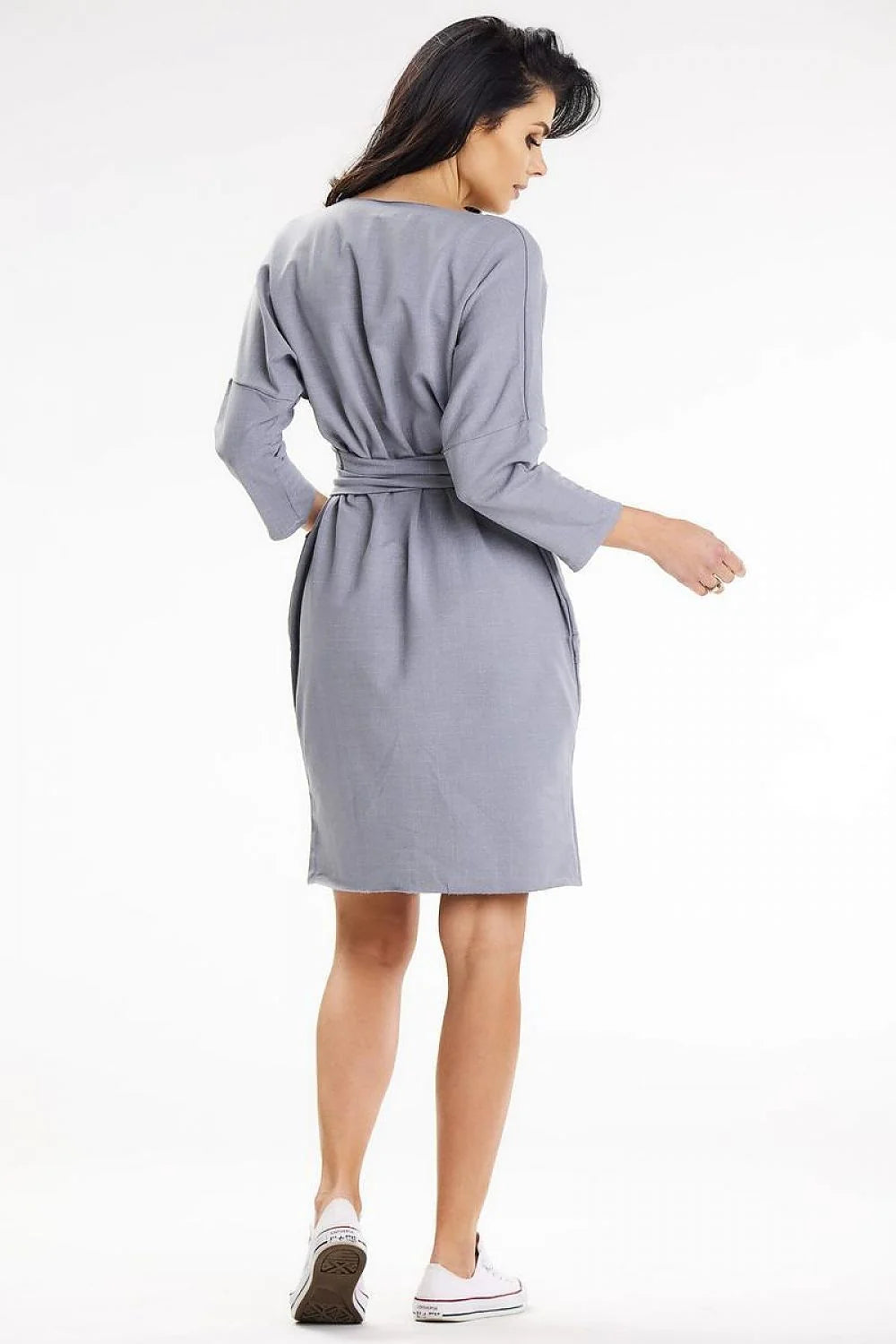 Robe femme minimalist light gray long sleeves fitted waist pockets belt cotton elastane versatile casual elegant