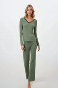 Pyjama féminin deux pièces élégant vert olive dentelle noire manches longues coupe droite taille élastique