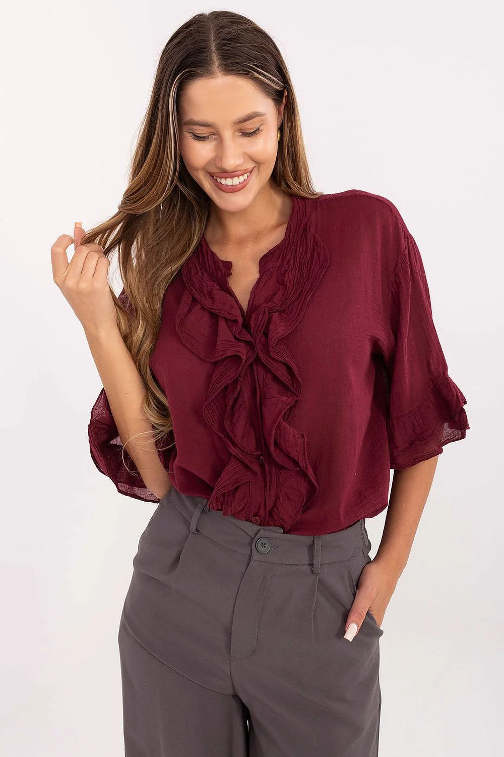 Chemise bohème femme longueur standard manches 3/4 volants couleur rouge bordeaux coton léger élégance confort style versatile