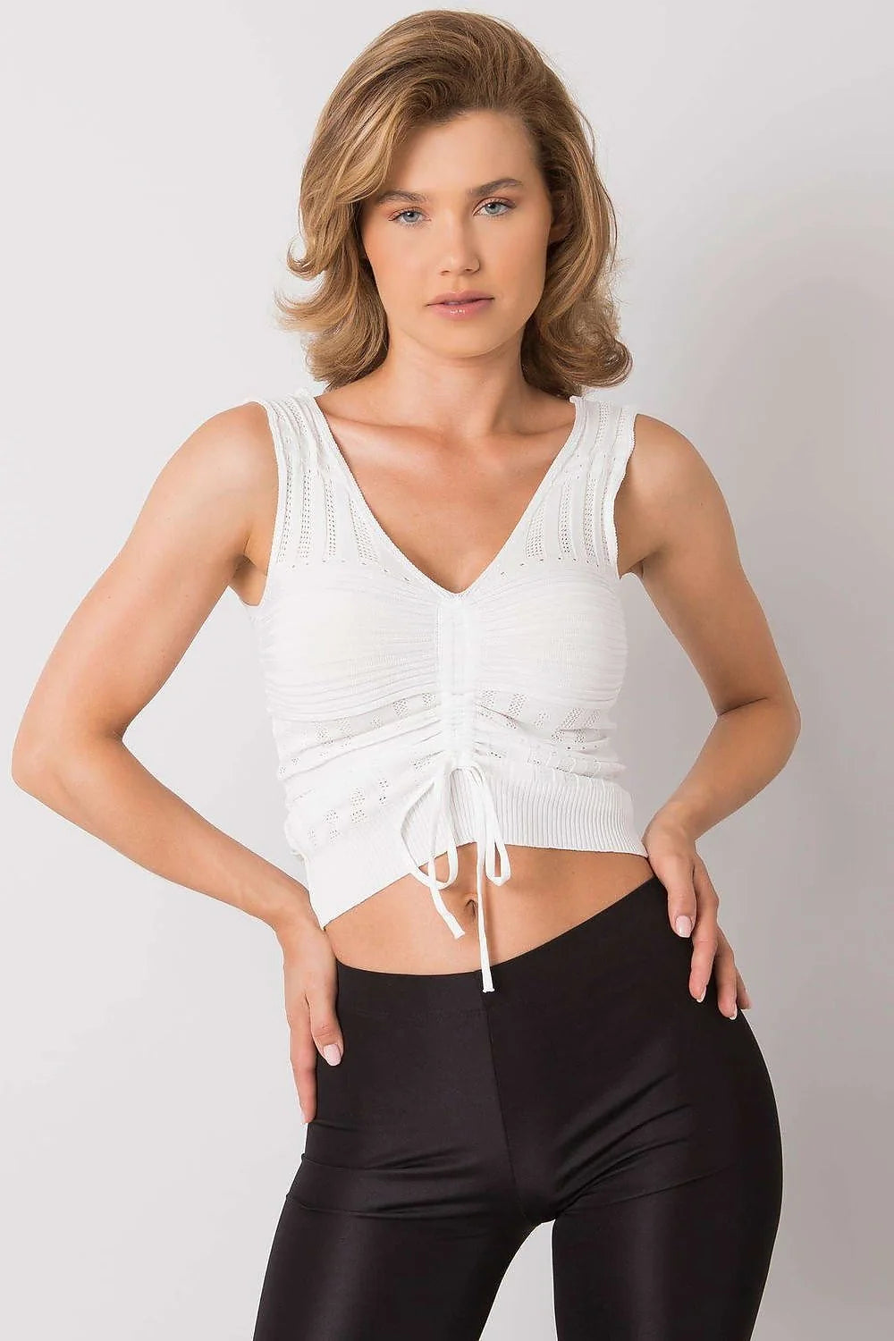 Top sans manches pour femme, encolure en V, design côtelé, tissu stretch, crop top blanc, style casual élégant, cordon de serrage ajustable
