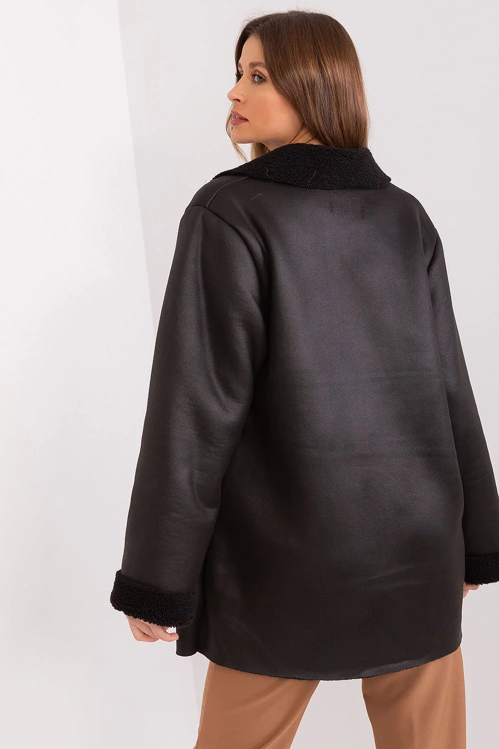 Veste élégante pour femme en similicuir noir faux shearling oversize boutons noirs