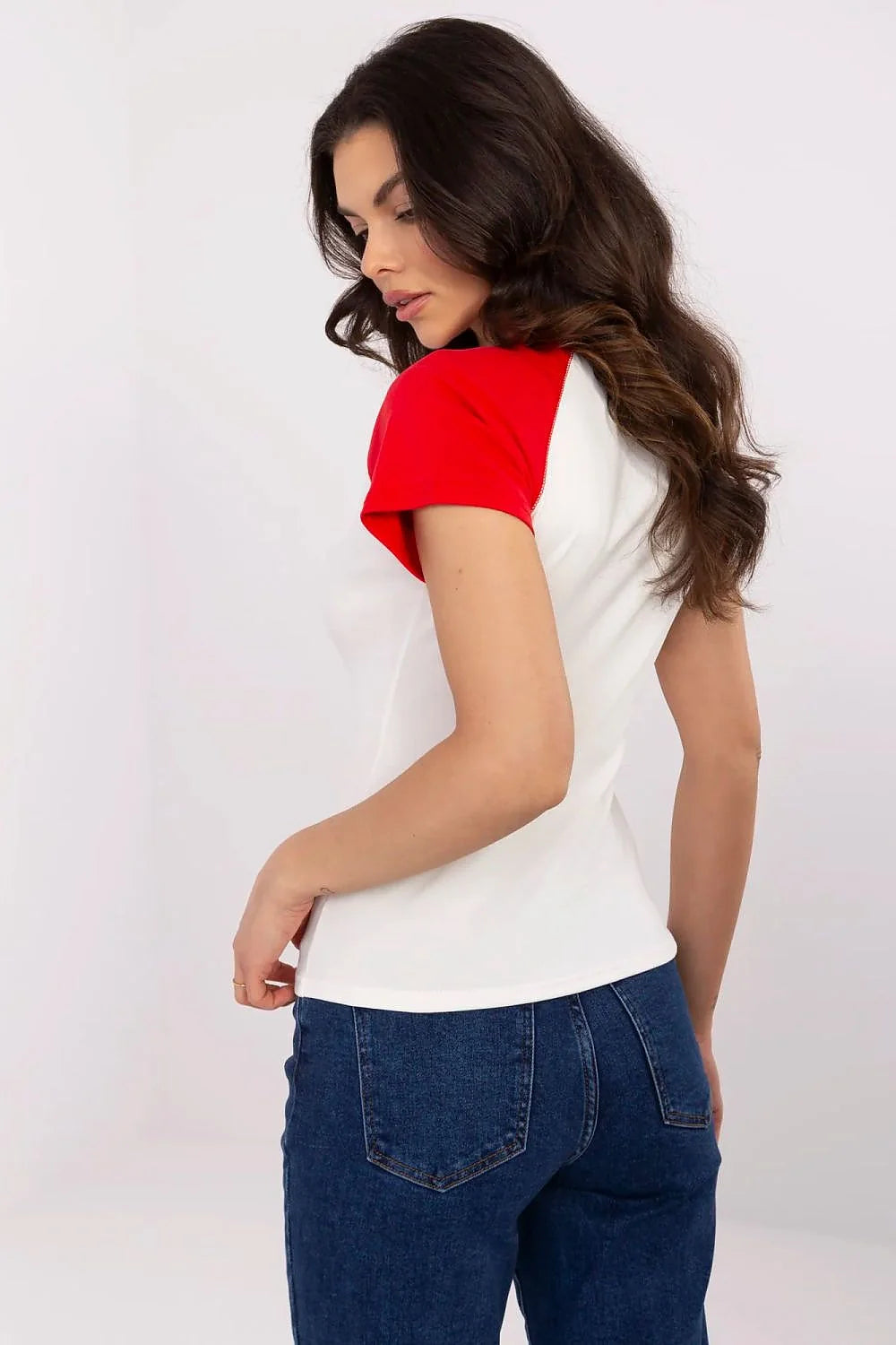 T-shirt femme style décontracté inspiration baseball couleurs contrastées blanc rouge imprimé typographique cœur manches courtes ajusté