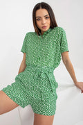 Shorts femme taille haute design moderne motif géométrique vert vif viscose 100% confortable porté décontracté occasionnel