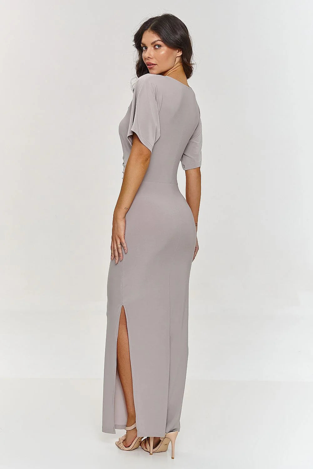 Robe longue Makadamia style moderne V-profond manches amples coupe ajustée élégance finesse polyvalente femme