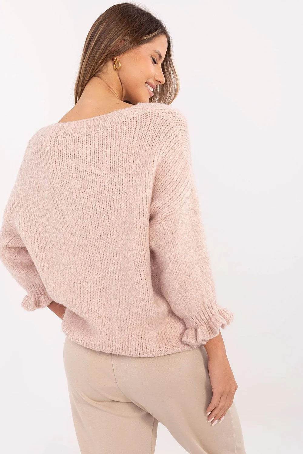 pull femme maille épaisse douce rose poudré coupe ample courte encolure ronde manches ballon trois quarts poignets froncés volant cosy