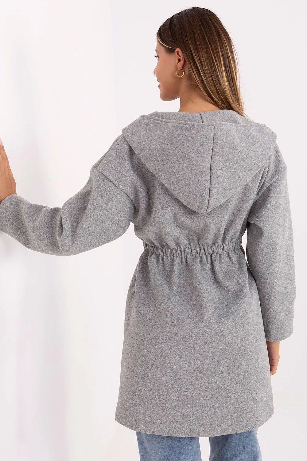 manteau femme mi long ceinture nouée capuche oversize épaules tombantes gris clair tissu effet laine mélangée chaud poches passepoilées