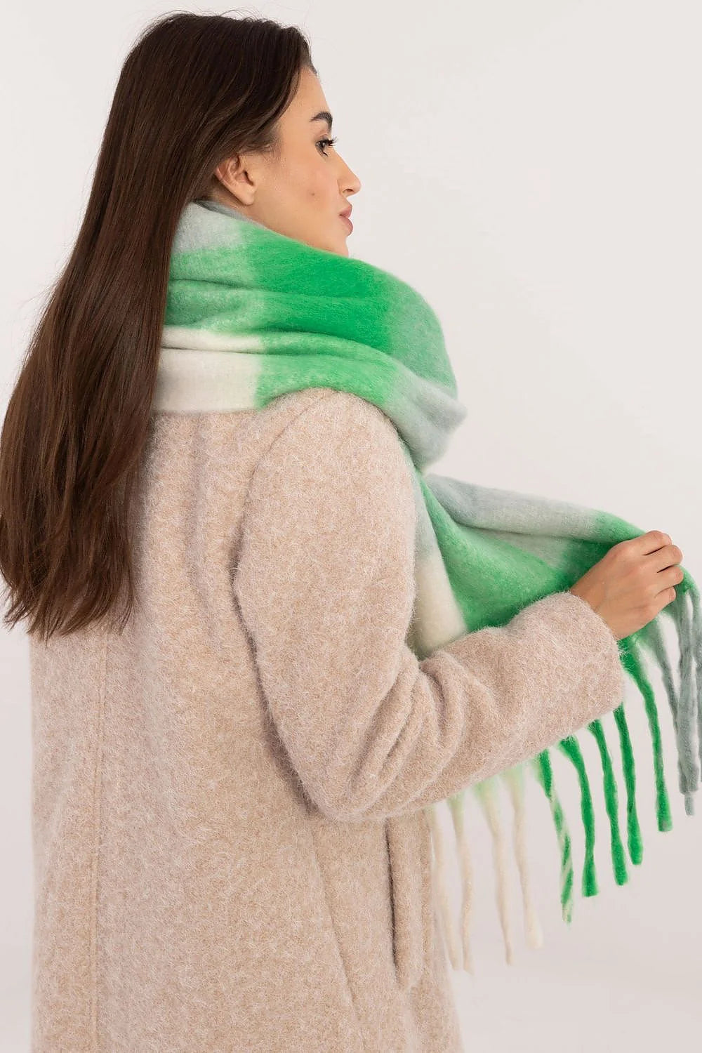 Écharpe en laine douce large à franges motifs colorés verts gris blanc pour femmes hiver élégance versatile