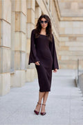 Robe de jour élégante Roco Fashion en jersey longueur midi manches longues col carré ajustée pour femme