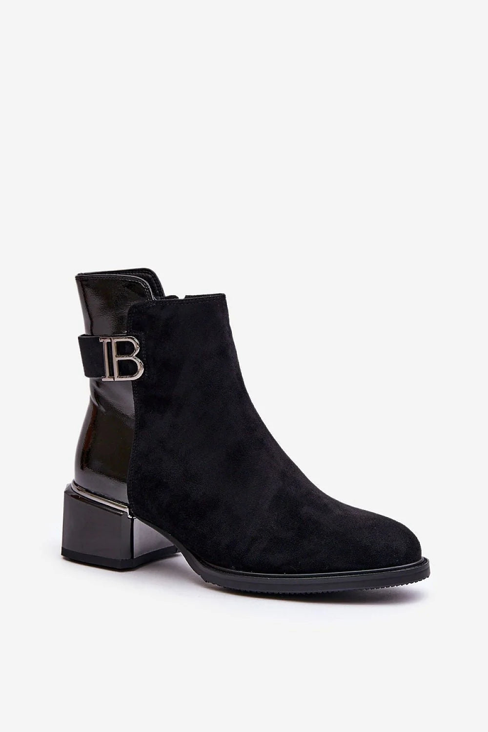 Bottines élégantes à talon carré en suédine noire pour femmes, style moderne, coupe ajustée, idéales pour l'automne et l'hiver