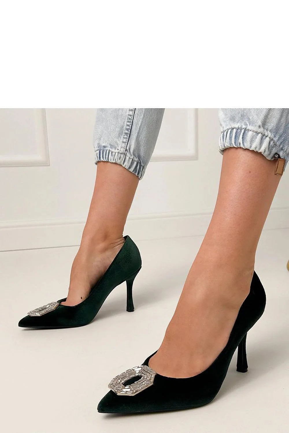 escarpins velours vert émeraude strass bijou rectangulaire zircon talon stiletto haut bout pointu slipon semelle intérieure confortable féminine soirée élégante
