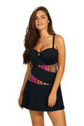 Maillot de bain une-pièce moderne féminin couleur noire imprimé animal bandes diagonales détails bijou doré bretelles ajustables coupe évasée tissu stretch polyester elasthanne femme élégant intemporel