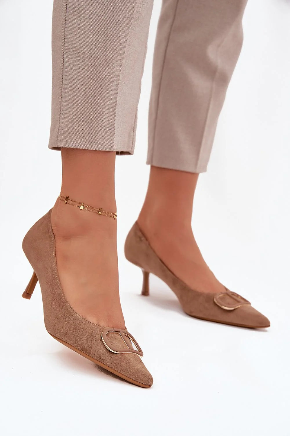 escarpins femmes suédine écologique bout pointu silhouette affinée détail décoratif accent élégant talon stable fin sophistiqué
