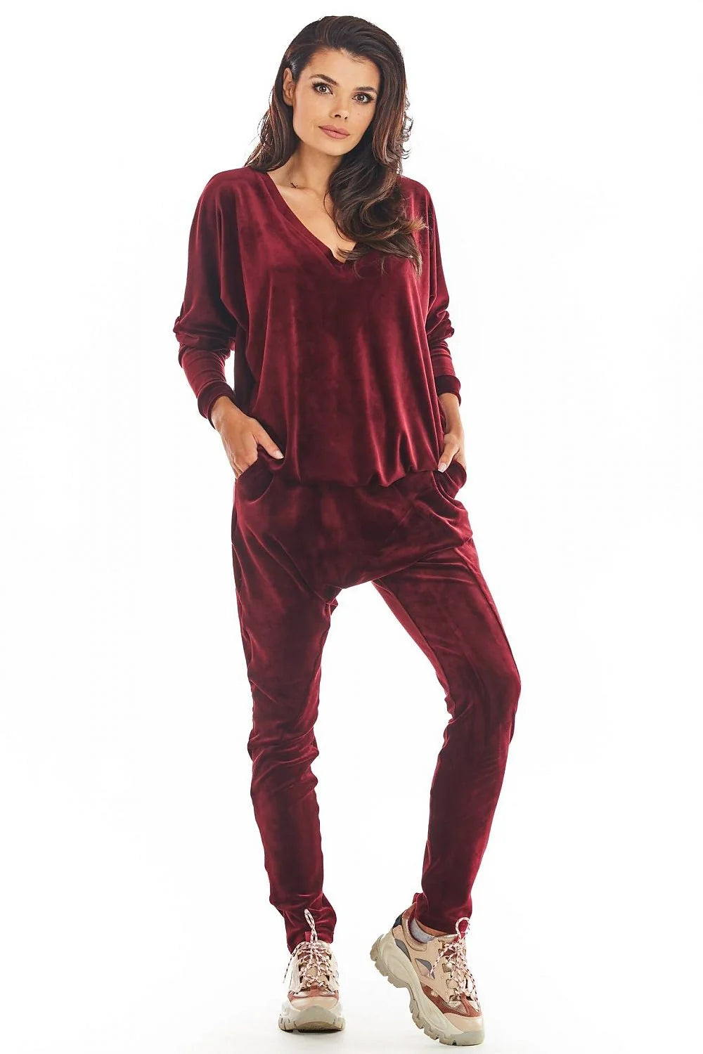 Pantalon survêtement femme en velours noir confortable style athleisure moderne pour look décontracté chic