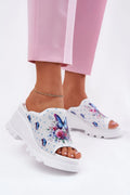 sandales mules femme compensées plateforme blanche bout ouvert tige perforée synthétique imprimé papillons bleus fleurs roses confort