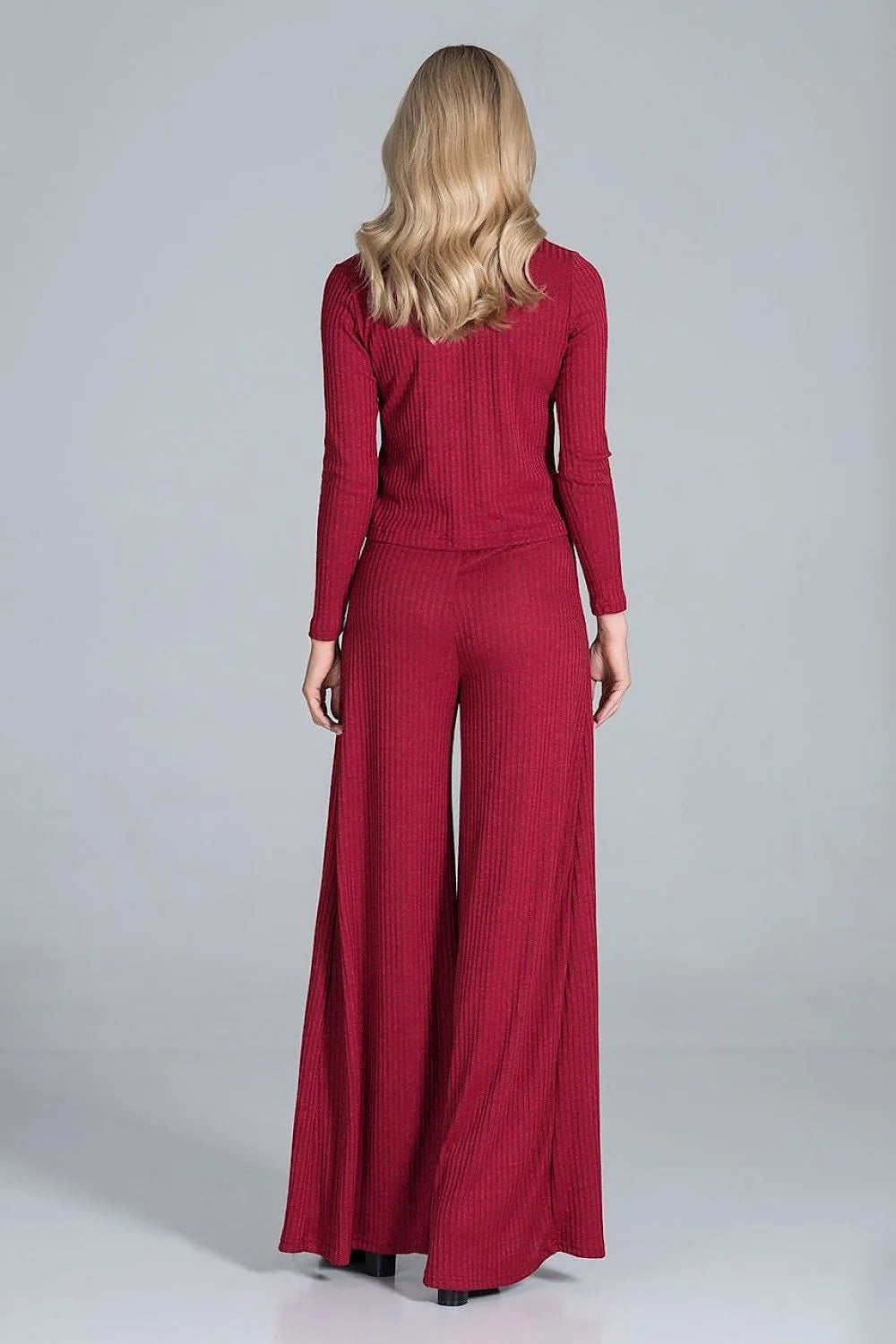 Ensemble femme maille côtelée bordeaux élégant et confortable avec pantalon large manches longues mode sophistiquée